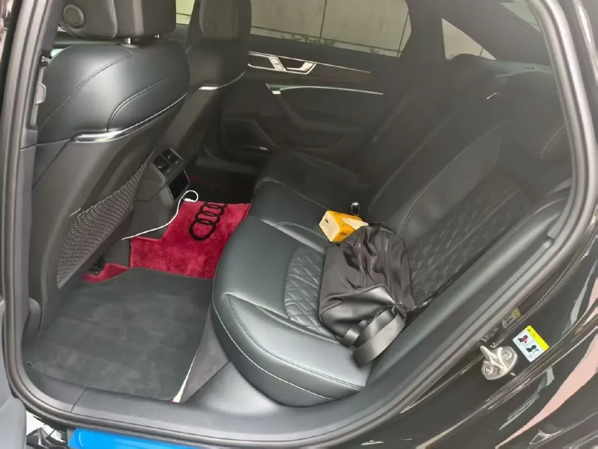 2025 Audi A6L 3.0T 340HP V6 7DCT,autocango,china used car exporter,china ev exporter,chinese used car exporter,chinese used ev exporter