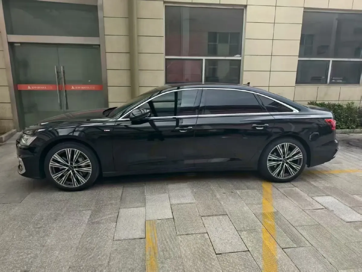 2025 Audi A6L 3.0T 340HP V6 7DCT,autocango,china used car exporter,china ev exporter,chinese used car exporter,chinese used ev exporter