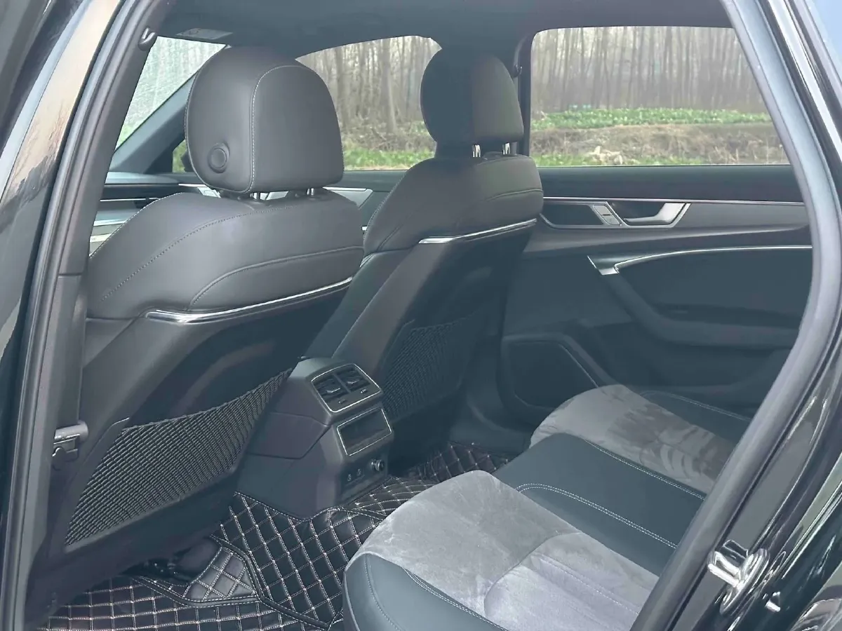 2023 Audi A6L 2.0T 245HP L4 7DCT,autocango,china used car exporter,china ev exporter,chinese used car exporter,chinese used ev exporter