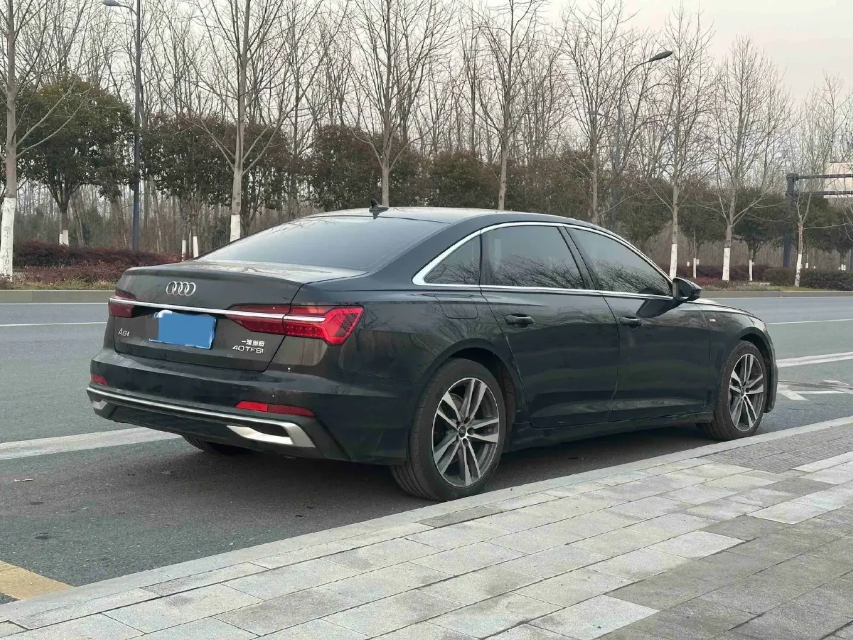 2023 Audi A6L 2.0T 245HP L4 7DCT,autocango,china used car exporter,china ev exporter,chinese used car exporter,chinese used ev exporter