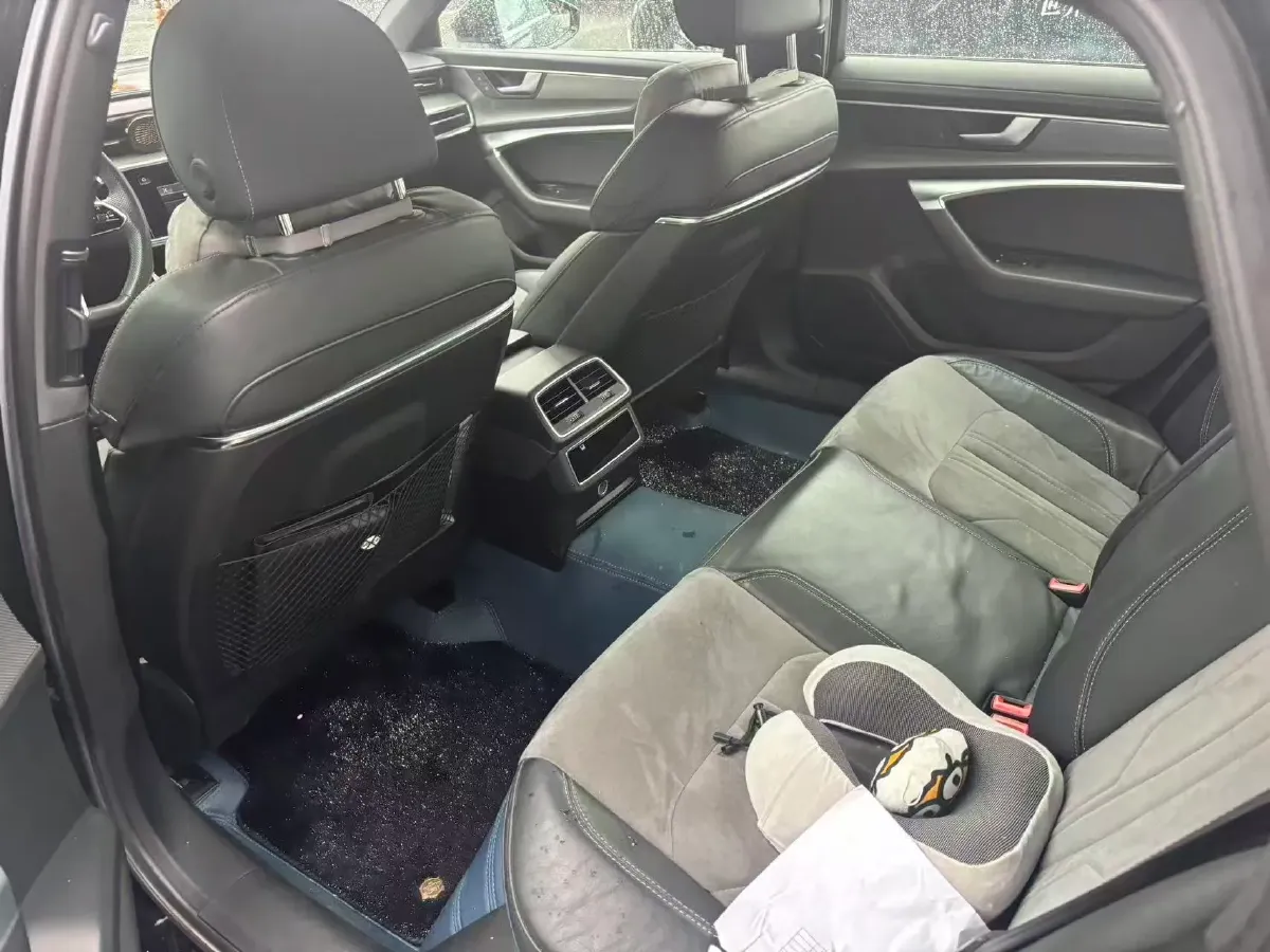 2021 Audi A6L 2.0T 224HP L4 7DCT,autocango,china used car exporter,china ev exporter,chinese used car exporter,chinese used ev exporter