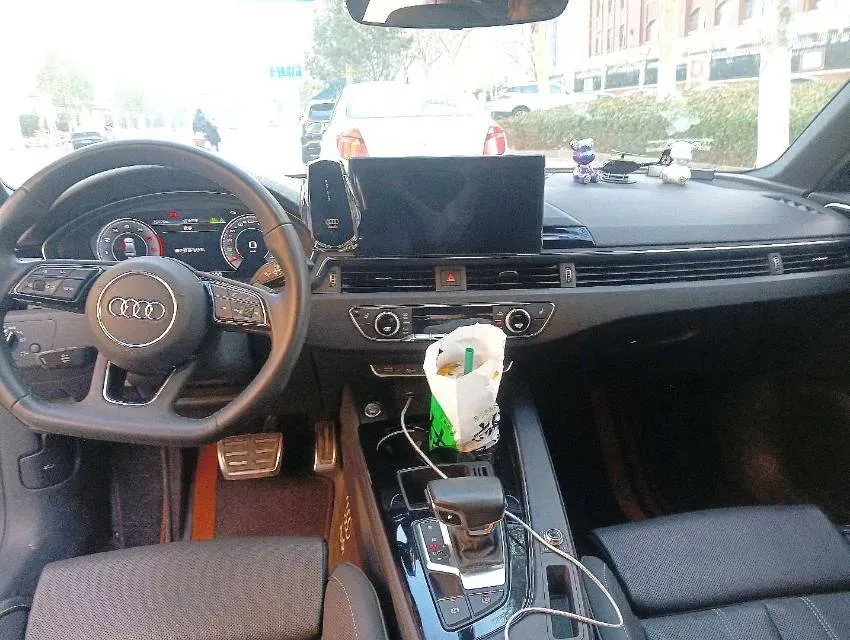 2023 Audi A4L 2.0T 190HP L4 7DCT,autocango,china used car exporter,china ev exporter,chinese used car exporter,chinese used ev exporter