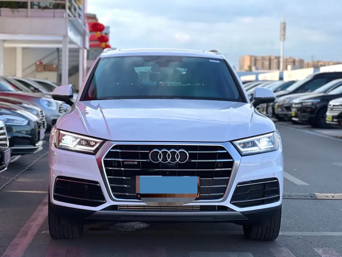 2020 Audi Q5L 2.0T 252HP L4 7DCT,autocango,china used car exporter,china ev exporter,chinese used car exporter,chinese used ev exporter