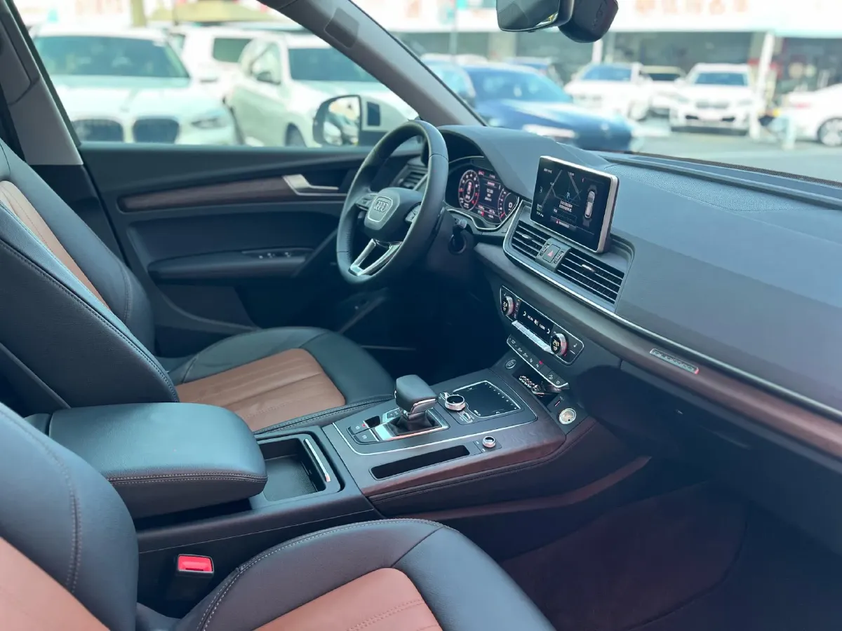 2020 Audi Q5L 2.0T 252HP L4 7DCT,autocango,china used car exporter,china ev exporter,chinese used car exporter,chinese used ev exporter