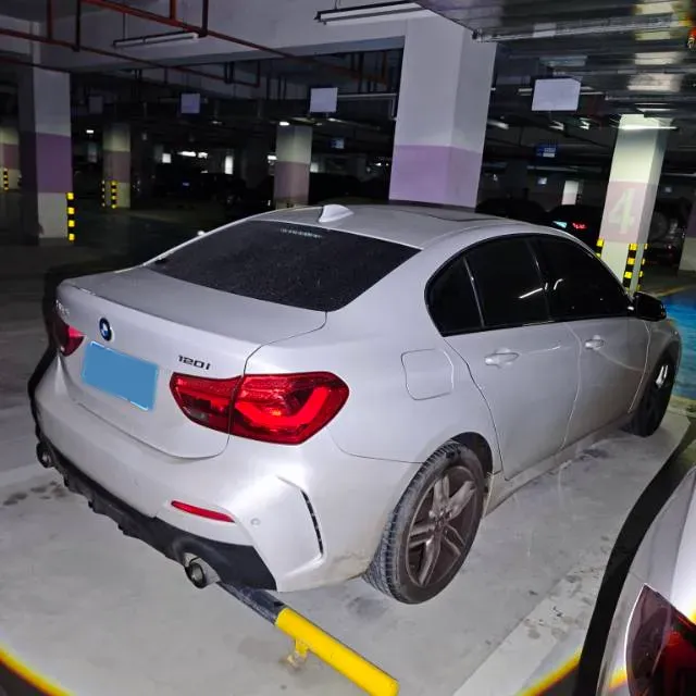 2021 BMW 1 Series 1.5T 140HP L3 7DCT,autocango,china used car exporter,china ev exporter,chinese used car exporter,chinese used ev exporter