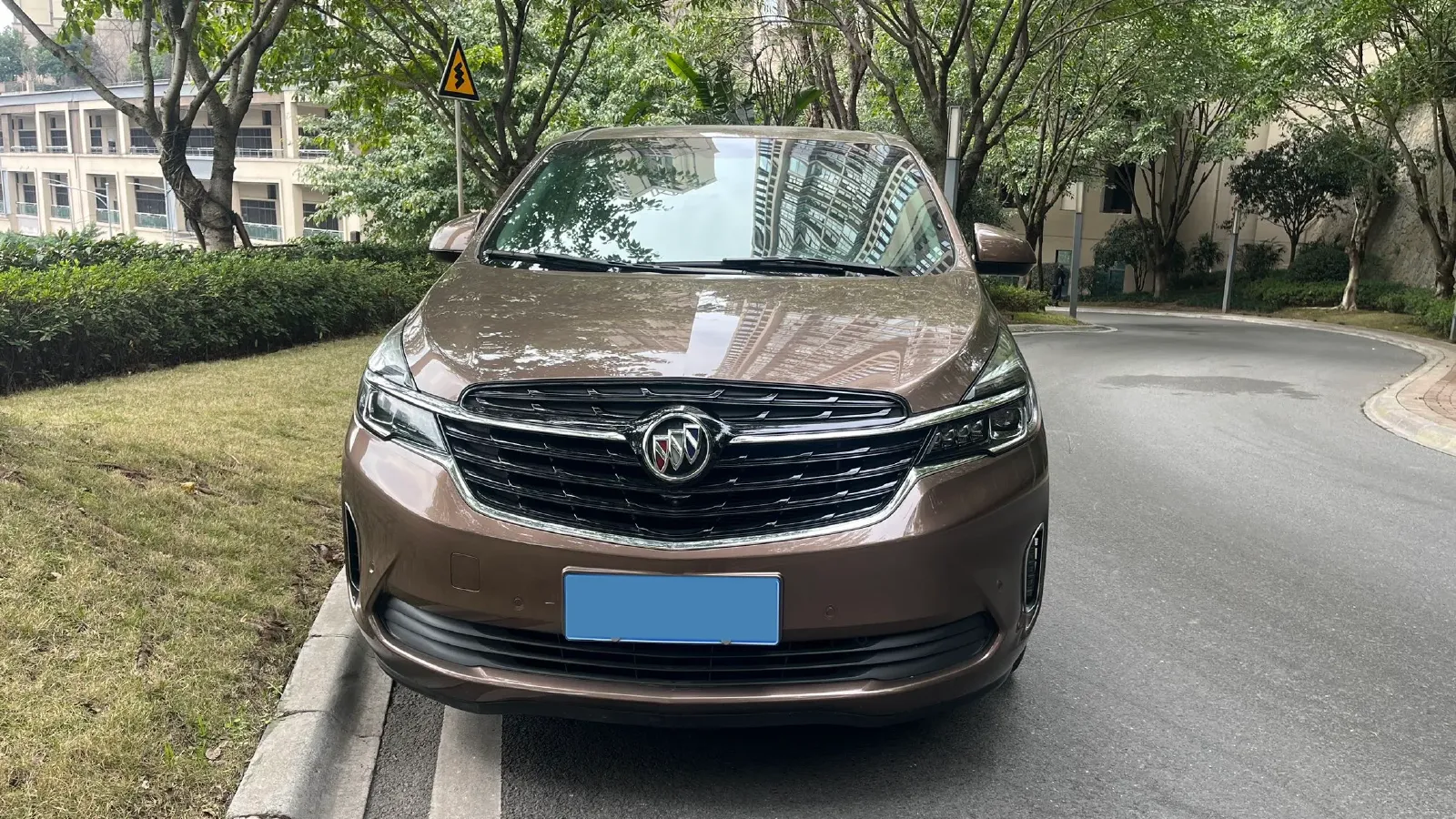 2021 Buick GL8 2.0T 237HP L4 9AT,autocango,china used car exporter,china ev exporter,chinese used car exporter,chinese used ev exporter