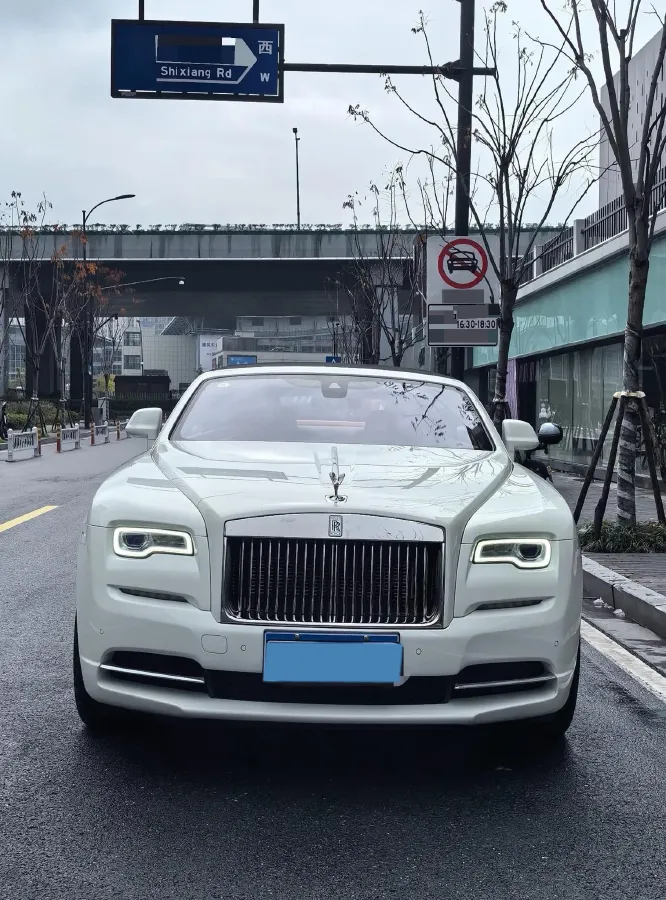 2018 Rolls-Royce Dawn 6.6T 571HP V12 8AT,autocango,china used car exporter,china ev exporter,chinese used car exporter,chinese used ev exporter