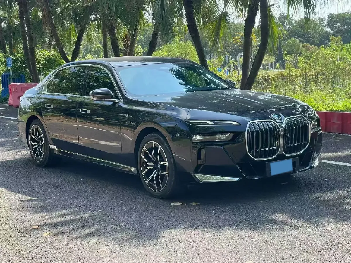 2023 BMW 7 Series 3.0T 272HP L6 8AT,autocango,china used car exporter,china ev exporter,chinese used car exporter,chinese used ev exporter