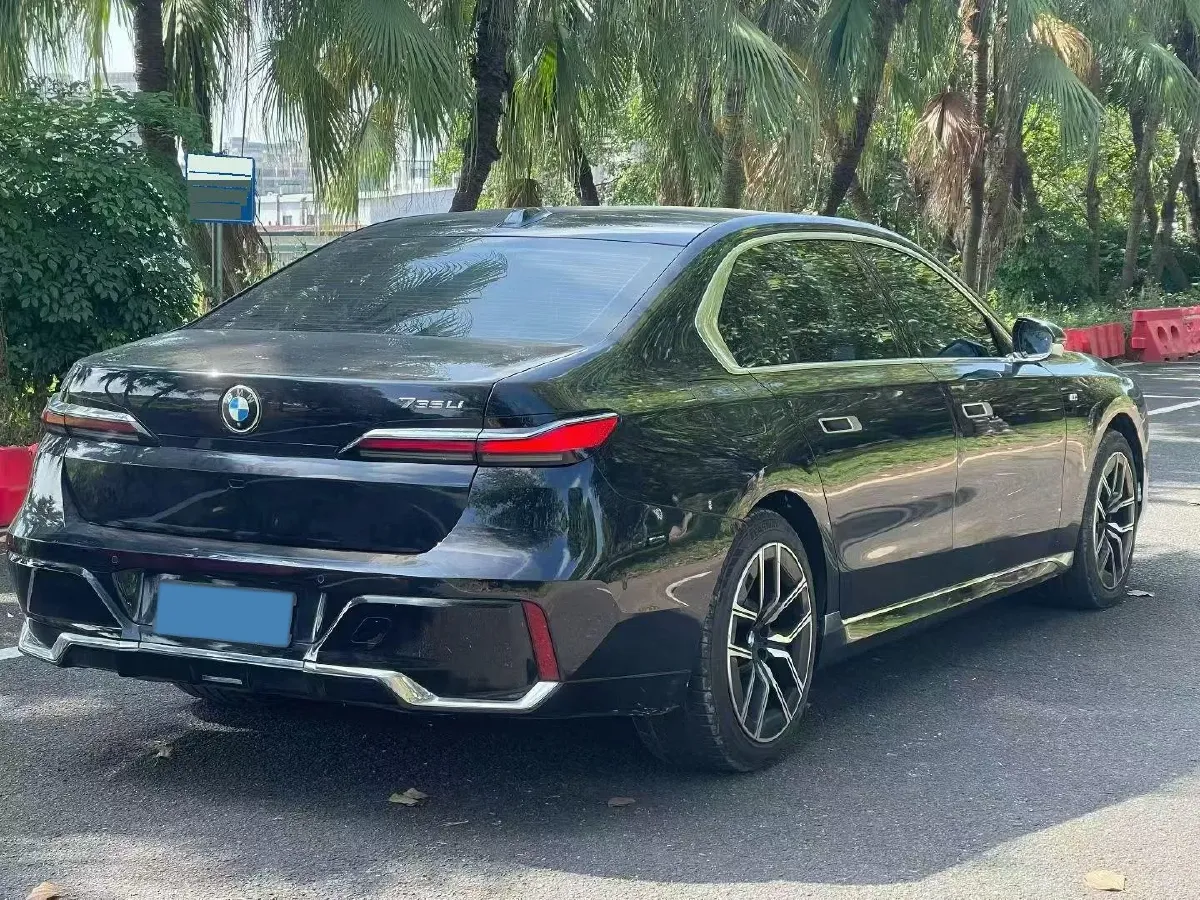 2023 BMW 7 Series 3.0T 272HP L6 8AT,autocango,china used car exporter,china ev exporter,chinese used car exporter,chinese used ev exporter