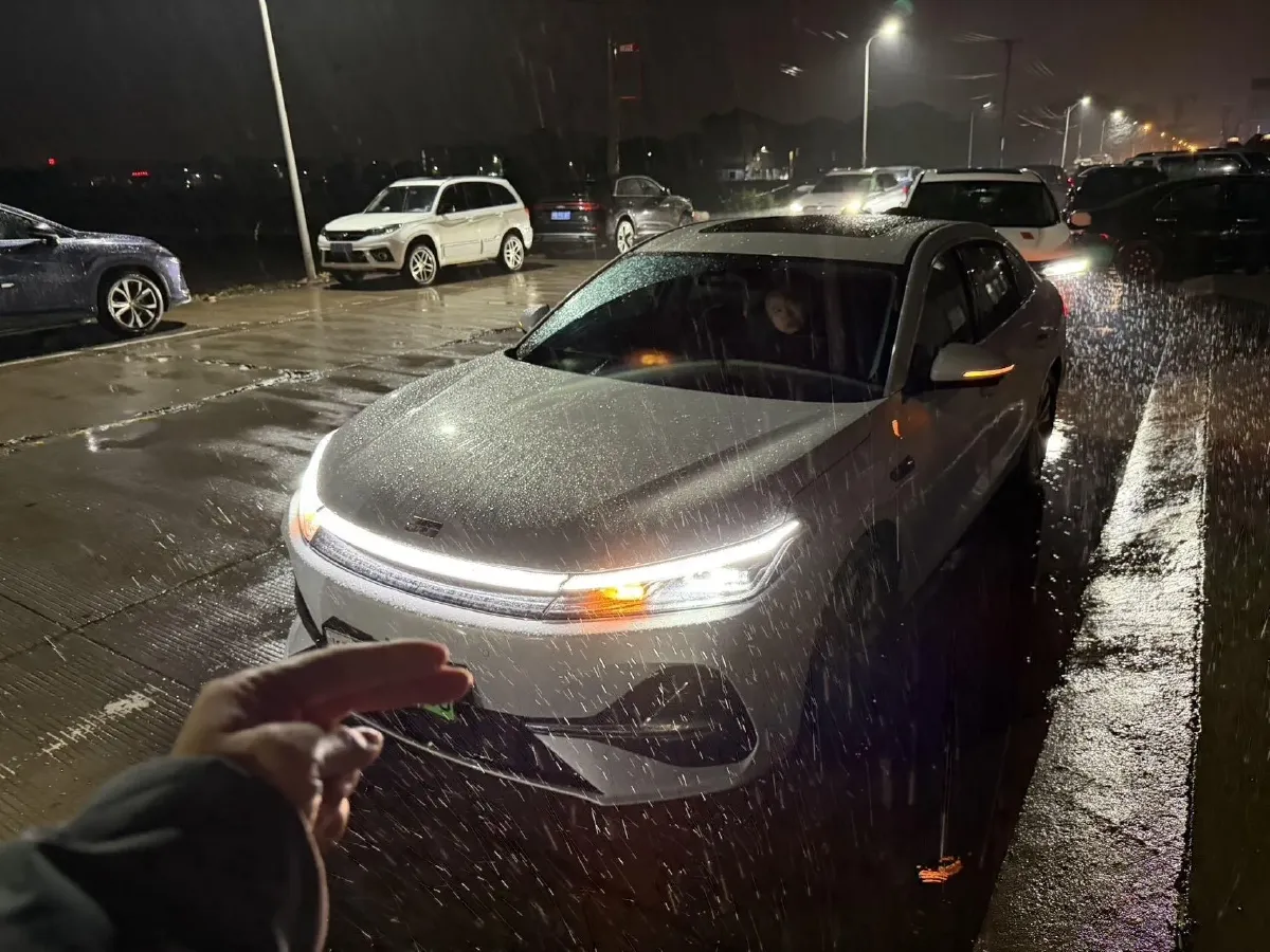 2025 Geely Galaxy A7 1.5L 112HP L4 1DHT PHEV,autocango,china used car exporter,china ev exporter,chinese used car exporter,chinese used ev exporter