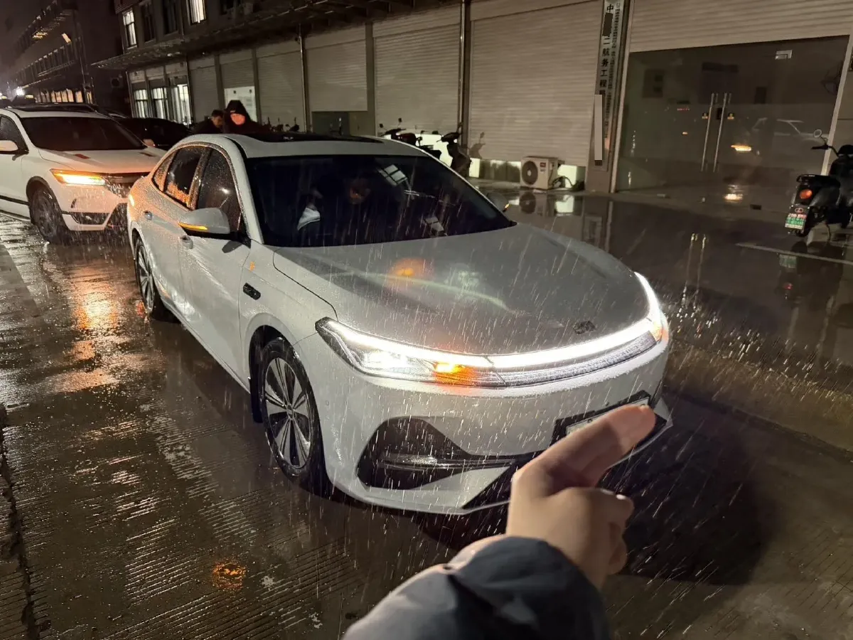 2025 Geely Galaxy A7 1.5L 112HP L4 1DHT PHEV,autocango,china used car exporter,china ev exporter,chinese used car exporter,chinese used ev exporter