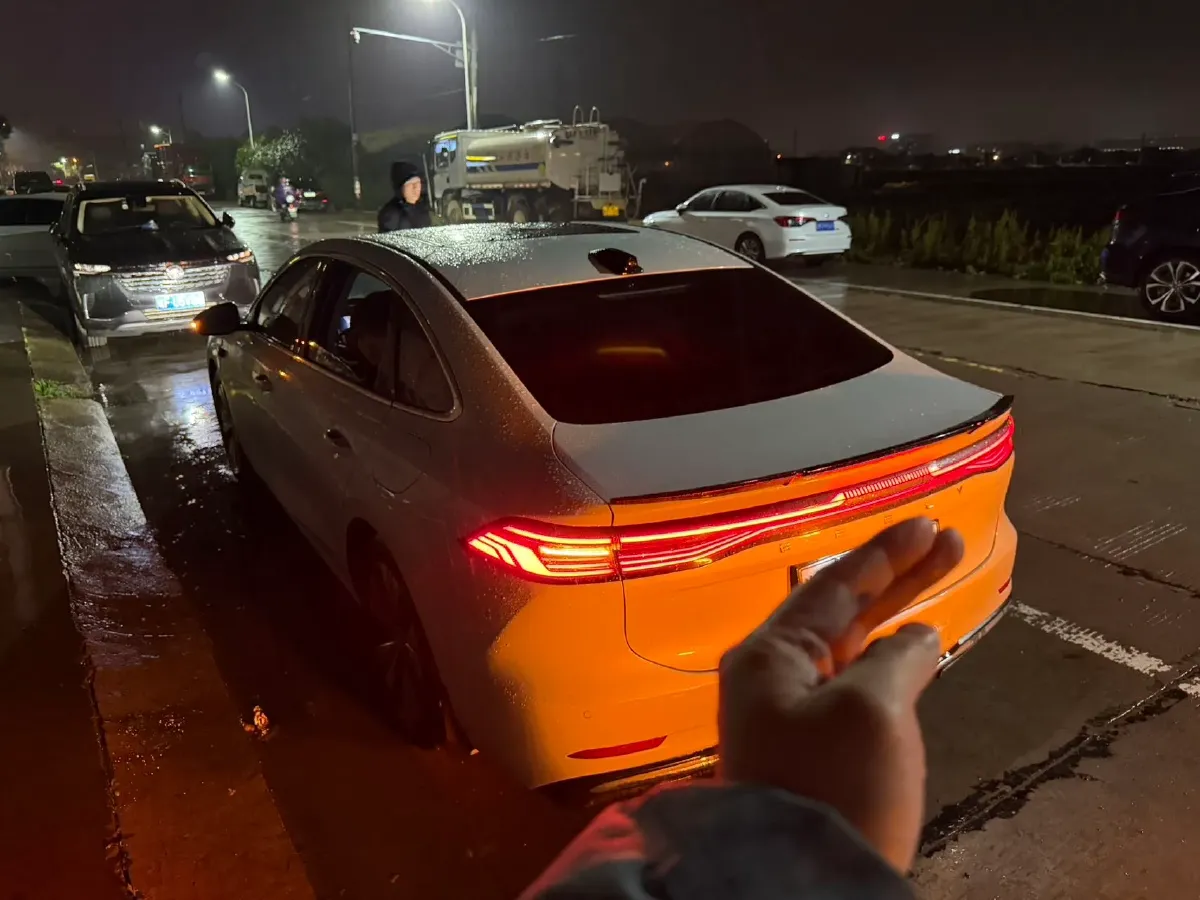 2025 Geely Galaxy A7 1.5L 112HP L4 1DHT PHEV,autocango,china used car exporter,china ev exporter,chinese used car exporter,chinese used ev exporter