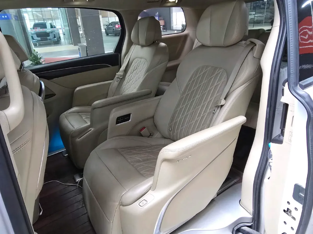 2022 Buick GL8 2.0T 237HP L4 9AT,autocango,china used car exporter,china ev exporter,chinese used car exporter,chinese used ev exporter