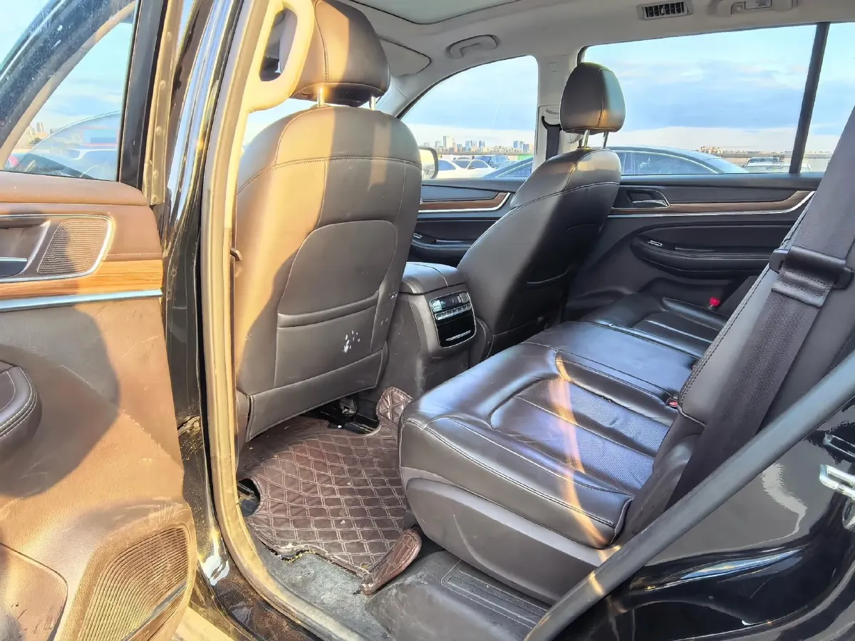 2019 Roewe RX8 2.0T 222HP L4 6AT,autocango,china used car exporter,china ev exporter,chinese used car exporter,chinese used ev exporter