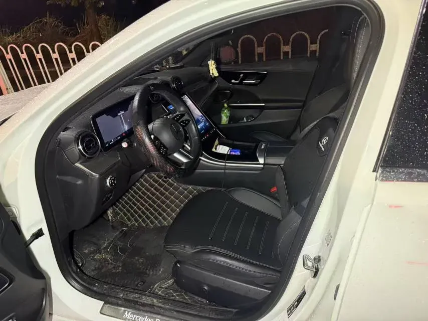 2023 Mercedes-Benz C Class 2.0T 204HP L4 9AT PHEV 25.4KWH,autocango,china used car exporter,china ev exporter,chinese used car exporter,chinese used ev exporter