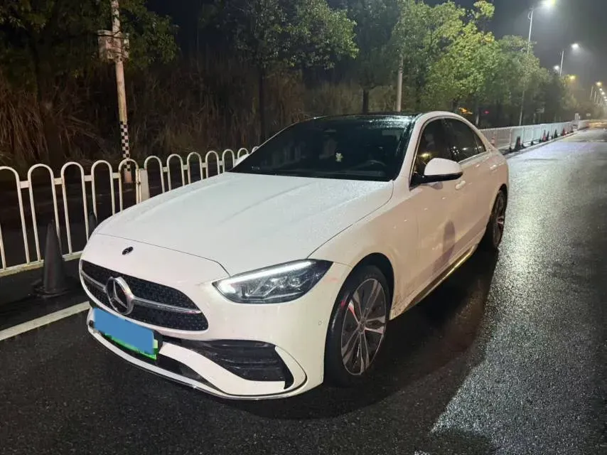 2023 Mercedes-Benz C Class 2.0T 204HP L4 9AT PHEV 25.4KWH,autocango,china used car exporter,china ev exporter,chinese used car exporter,chinese used ev exporter