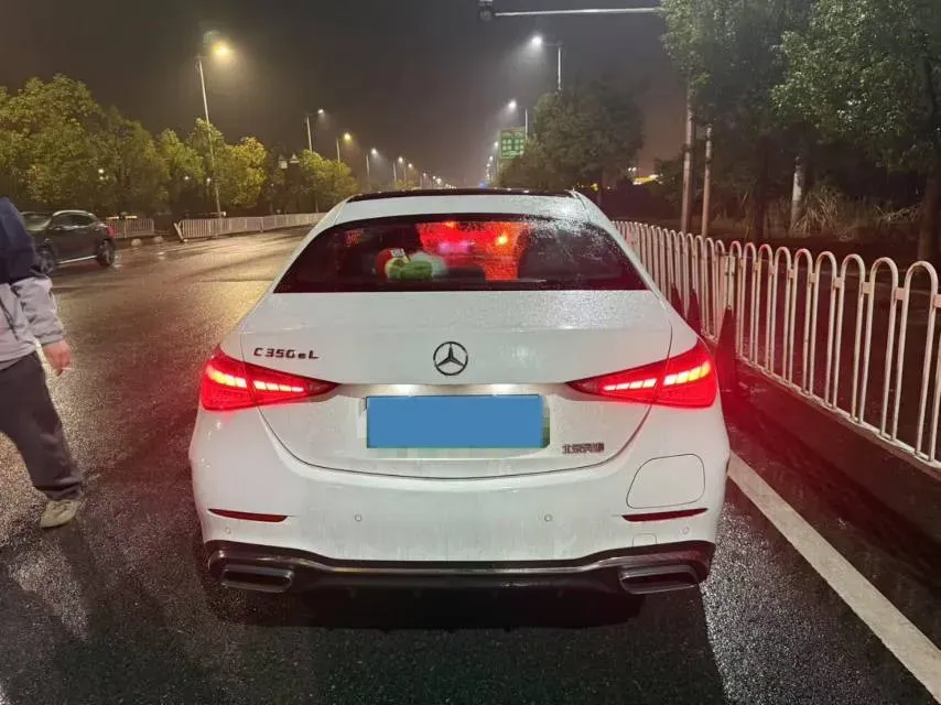 2023 Mercedes-Benz C Class 2.0T 204HP L4 9AT PHEV 25.4KWH,autocango,china used car exporter,china ev exporter,chinese used car exporter,chinese used ev exporter