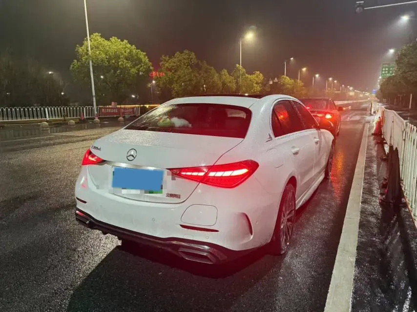 2023 Mercedes-Benz C Class 2.0T 204HP L4 9AT PHEV 25.4KWH,autocango,china used car exporter,china ev exporter,chinese used car exporter,chinese used ev exporter