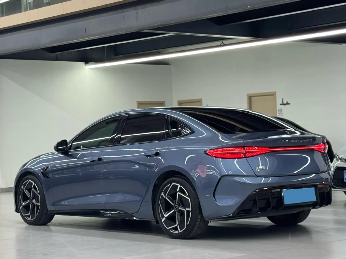 2022 AITO AITO M5 Range Extended 125HP REEV 40KWH,autocango,china used car exporter,china ev exporter,chinese used car exporter,chinese used ev exporter