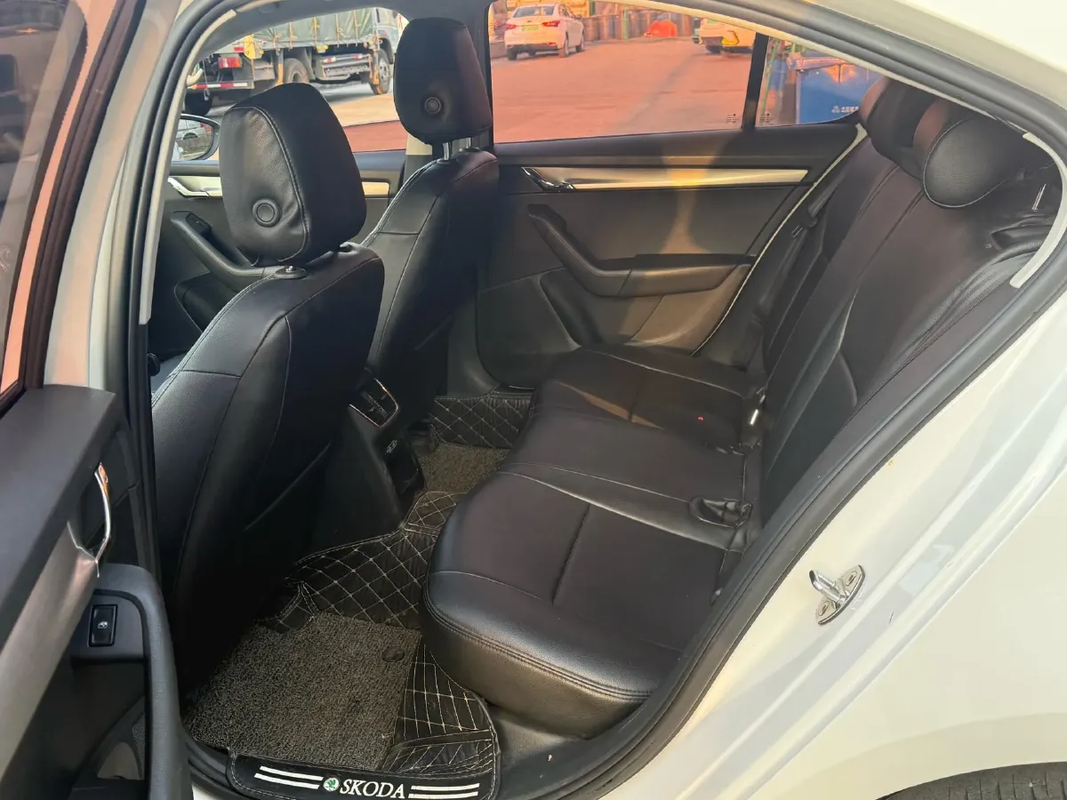 2018 Skoda Octavia 1.6L 110HP L4 6AT,autocango,china used car exporter,china ev exporter,chinese used car exporter,chinese used ev exporter