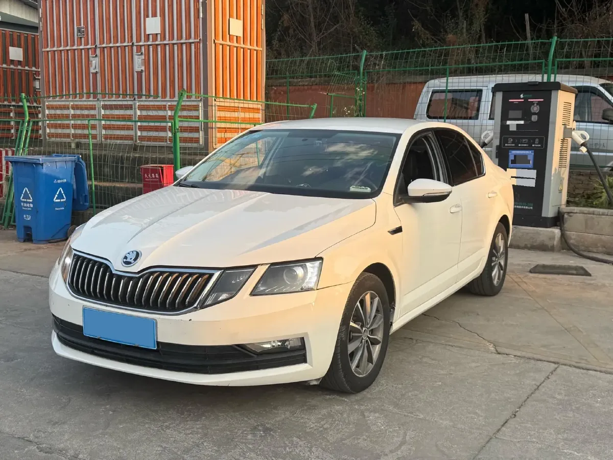 2018 Skoda Octavia 1.6L 110HP L4 6AT,autocango,china used car exporter,china ev exporter,chinese used car exporter,chinese used ev exporter