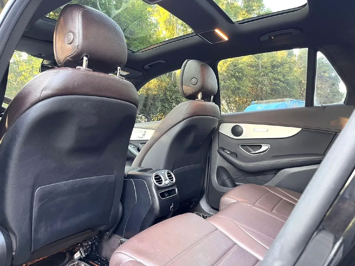 2021 Mercedes-Benz GLC Class 2.0T 197HP L4 9AT,autocango,china used car exporter,china ev exporter,chinese used car exporter,chinese used ev exporter