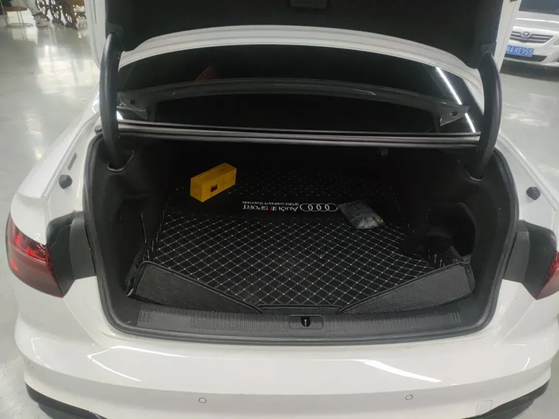 2022 Audi A4L 2.0T 190HP L4 7DCT,autocango,china used car exporter,china ev exporter,chinese used car exporter,chinese used ev exporter