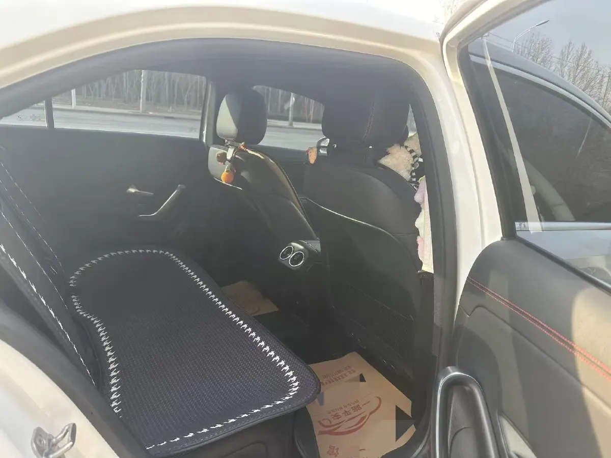 2025 Mercedes-Benz A Class 1.3T 163HP L4 7DCT,autocango,china used car exporter,china ev exporter,chinese used car exporter,chinese used ev exporter