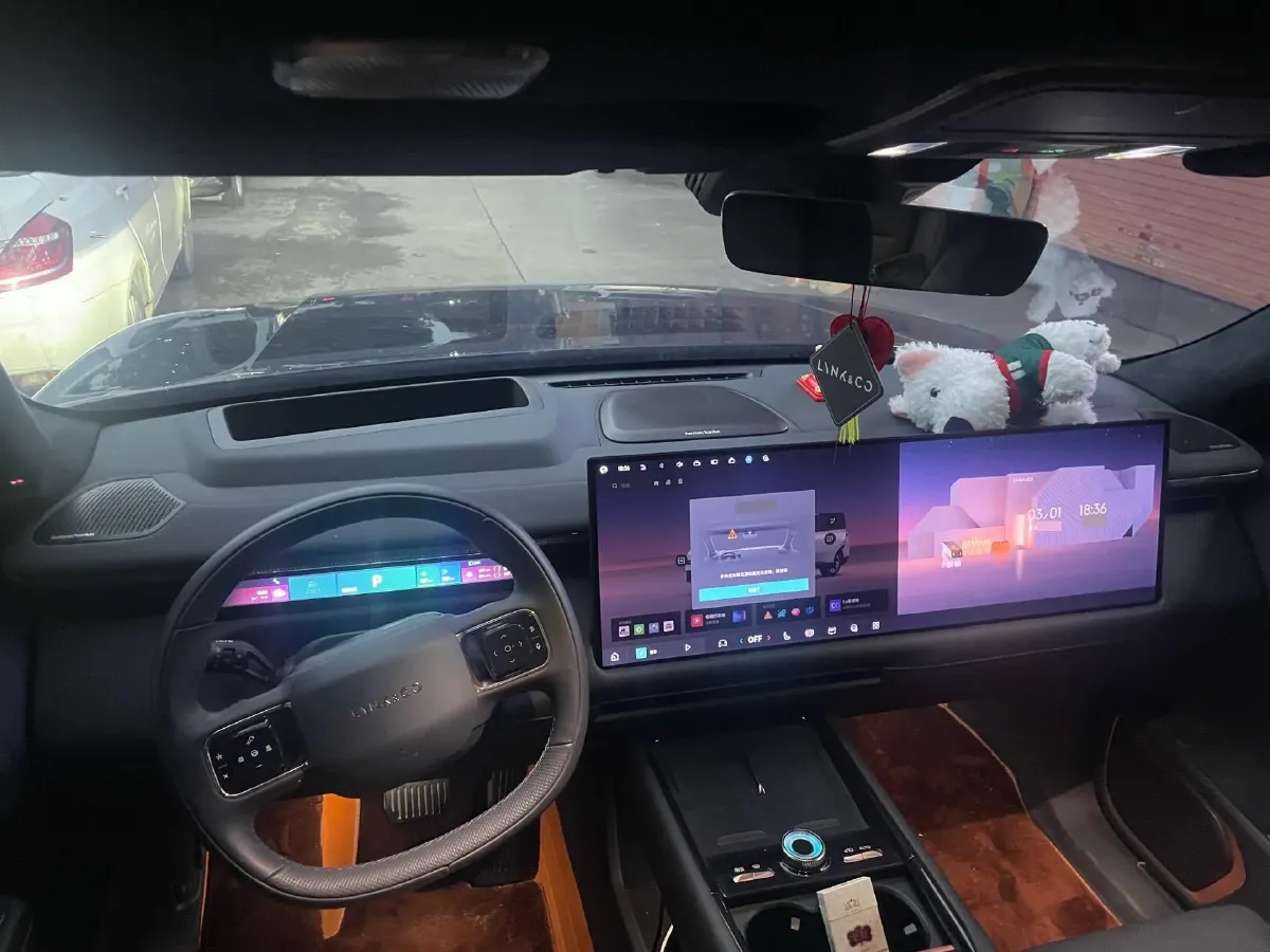 2025 LYNK&CO 900 1.5T 190HP L4 3DHT PHEV 43.3KWH,autocango,china used car exporter,china ev exporter,chinese used car exporter,chinese used ev exporter