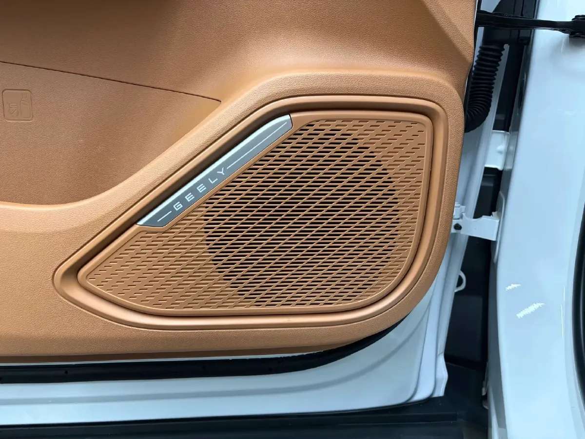 2025 Geely Galaxy L7 1.5L 112HP L4 1DHT PHEV 18.4KWH,autocango,china used car exporter,china ev exporter,chinese used car exporter,chinese used ev exporter