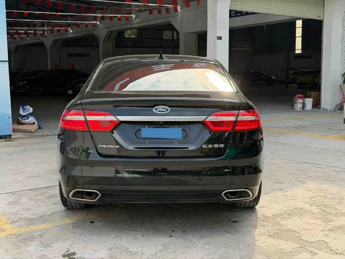 2018 Ford Taurus 2.0T 234HP L4 6AT,autocango,china used car exporter,china ev exporter,chinese used car exporter,chinese used ev exporter