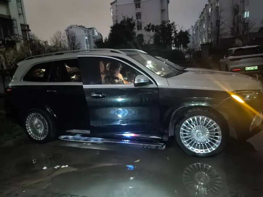 2020 BMW X7 3.0T 340HP L6 8AT,autocango,china used car exporter,china ev exporter,chinese used car exporter,chinese used ev exporter