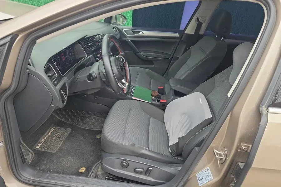 2019 Brilliance Auto V7 1.8T 231HP L4 7DCT,autocango,china used car exporter,china ev exporter,chinese used car exporter,chinese used ev exporter