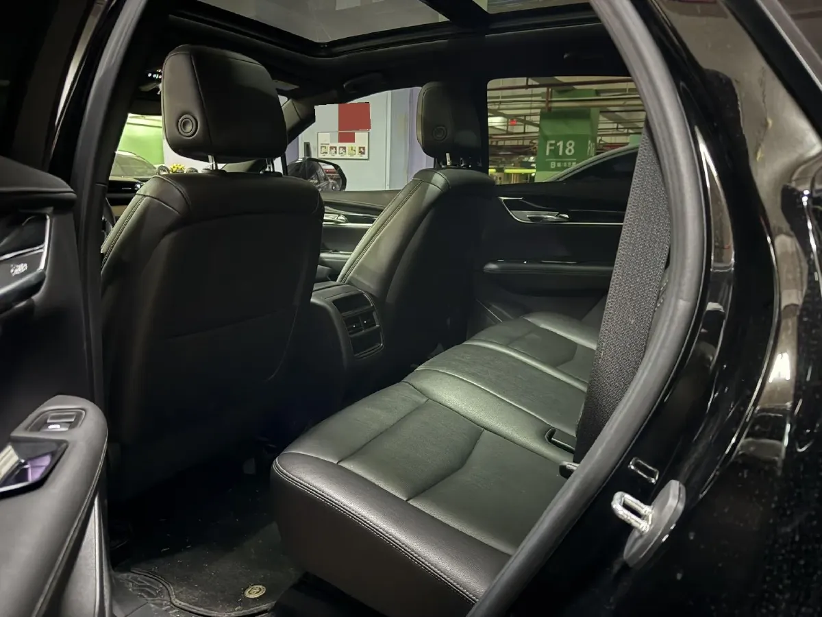 2022 Cadillac XT5 2.0T 237HP L4 9AT,autocango,china used car exporter,china ev exporter,chinese used car exporter,chinese used ev exporter