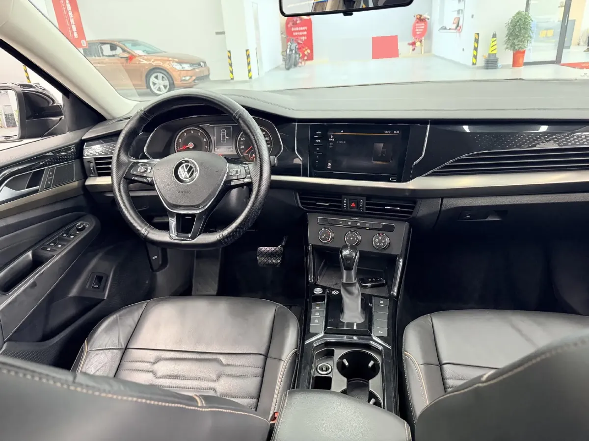2021 Volkswagen Passat 2.0T 186HP L4 7DCT,autocango,china used car exporter,china ev exporter,chinese used car exporter,chinese used ev exporter