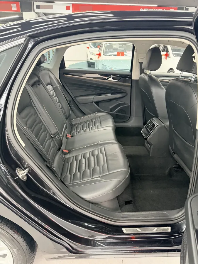 2021 Volkswagen Passat 2.0T 186HP L4 7DCT,autocango,china used car exporter,china ev exporter,chinese used car exporter,chinese used ev exporter