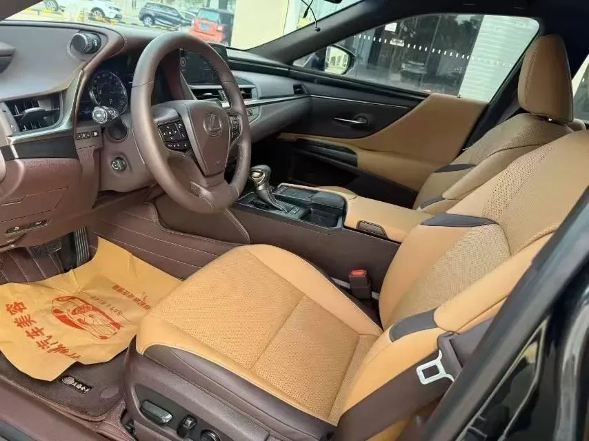 2018 Lexus ES 2.0L 167HP L4 6AT,autocango,china used car exporter,china ev exporter,chinese used car exporter,chinese used ev exporter