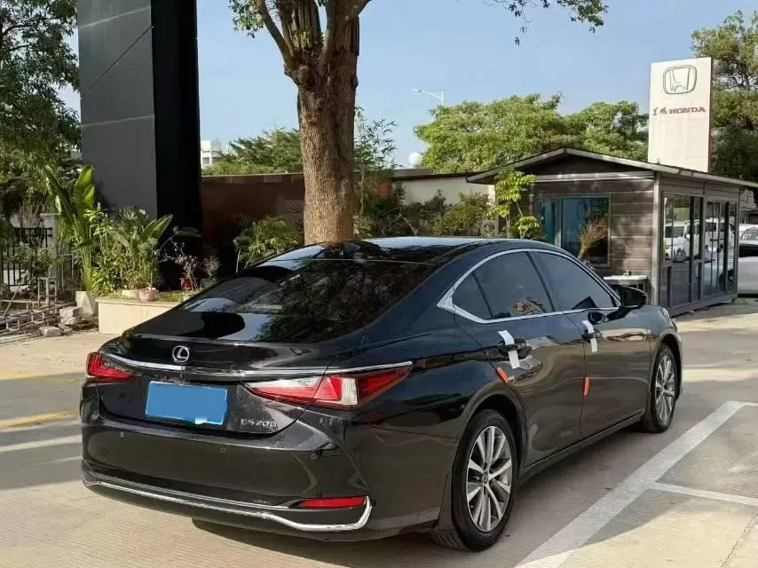 2018 Lexus ES 2.0L 167HP L4 6AT,autocango,china used car exporter,china ev exporter,chinese used car exporter,chinese used ev exporter