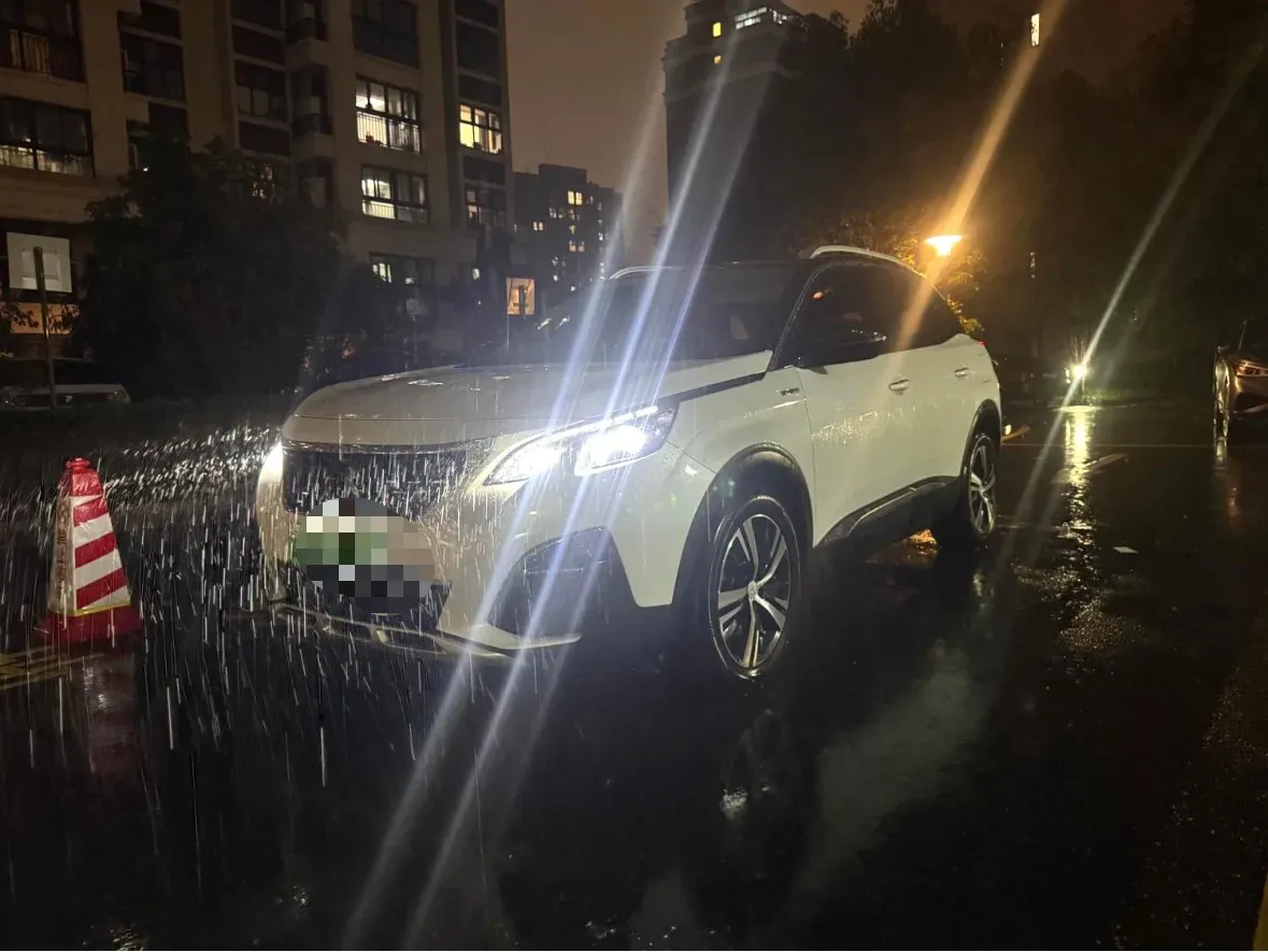 2020 Peugeot 4008 1.6T 200HP L4 8AT PHEV 13KWH,autocango,china used car exporter,china ev exporter,chinese used car exporter,chinese used ev exporter