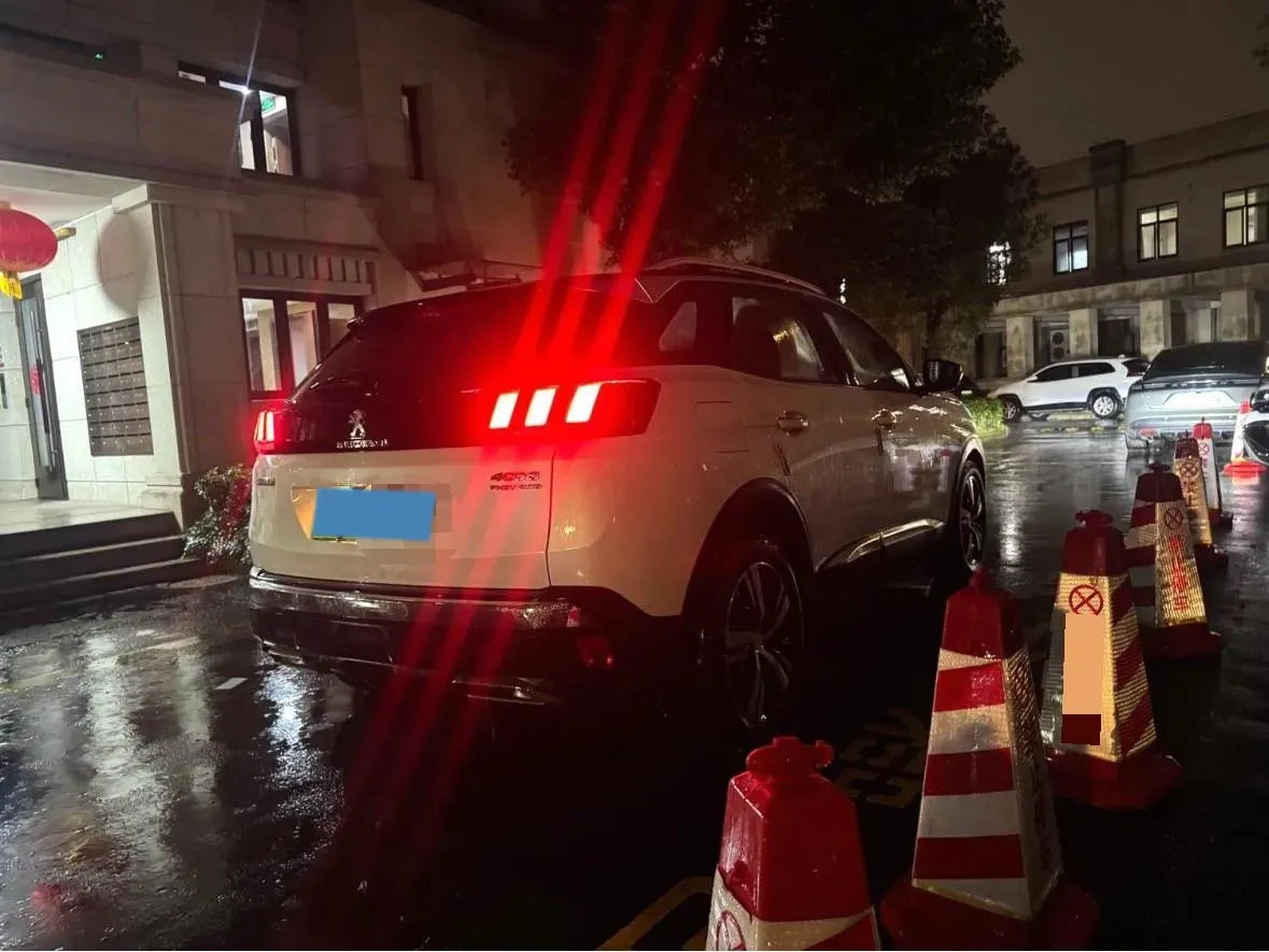 2020 Peugeot 4008 1.6T 200HP L4 8AT PHEV 13KWH,autocango,china used car exporter,china ev exporter,chinese used car exporter,chinese used ev exporter