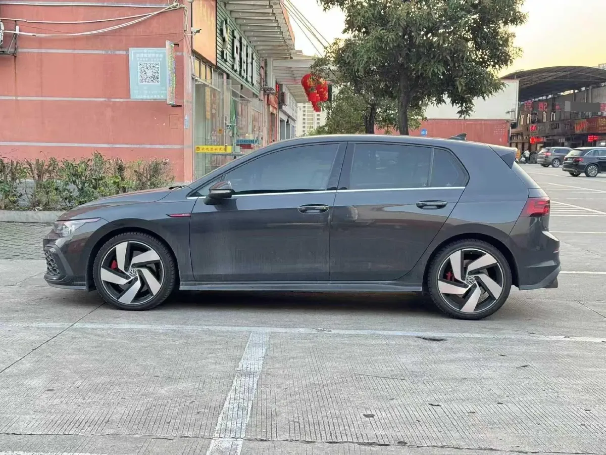 2021 Volkswagen GolfGTI 2.0T 220HP L4 7DCT,autocango,china used car exporter,china ev exporter,chinese used car exporter,chinese used ev exporter