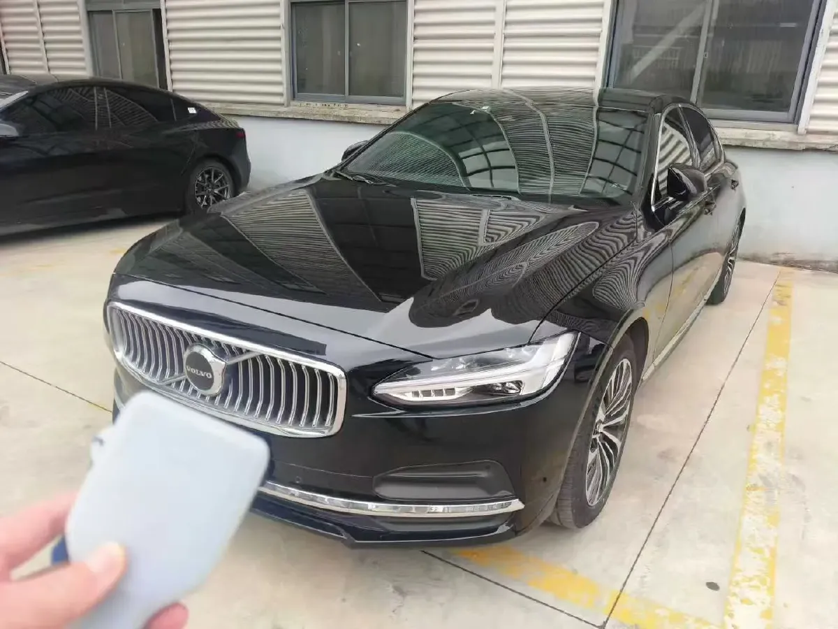 2024 Volvo S90 2.0T 250HP L4 8AT,autocango,china used car exporter,china ev exporter,chinese used car exporter,chinese used ev exporter