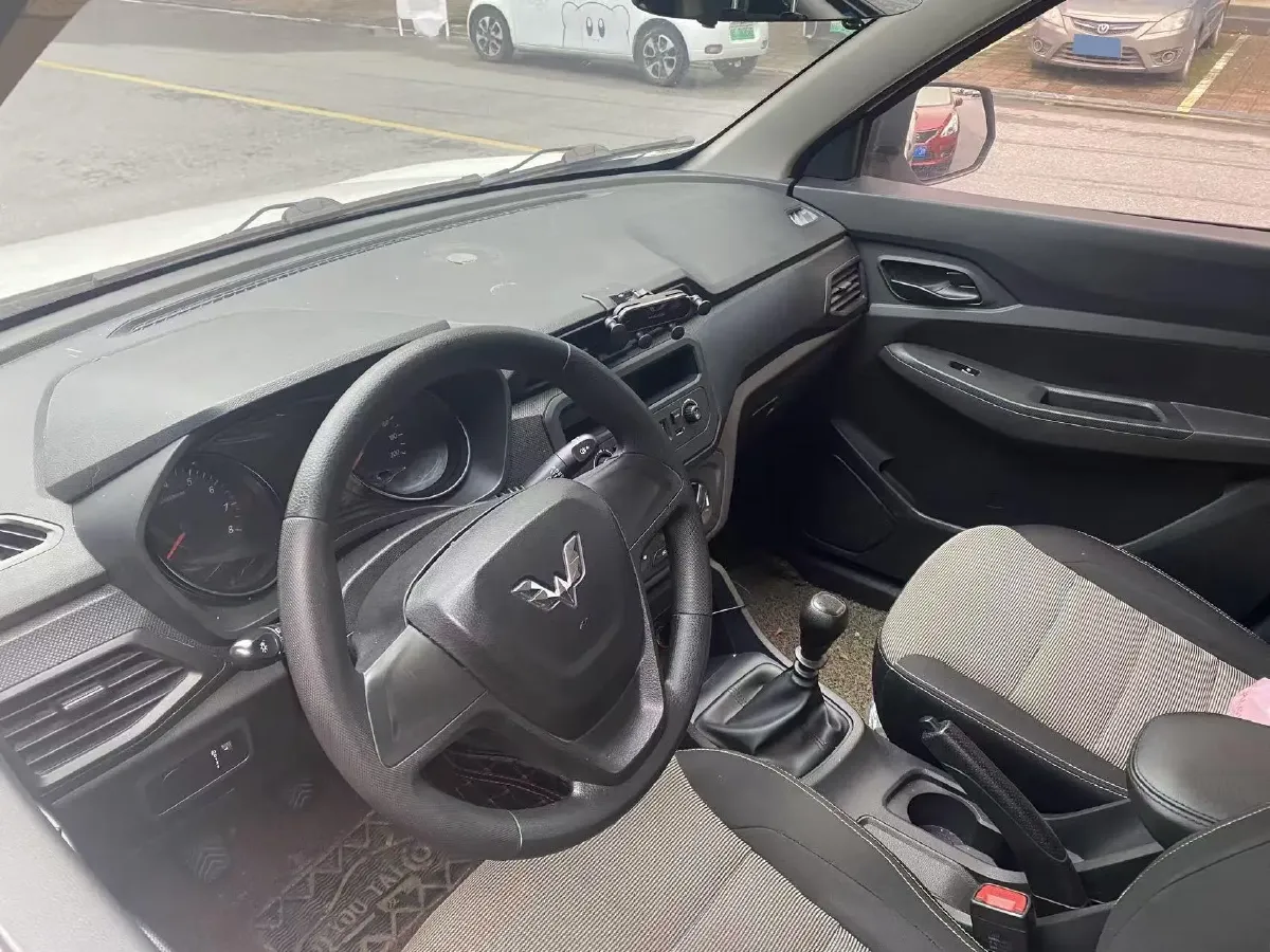 2019 WuLing HongGuang 1.5L 99HP L4 6MT,autocango,china used car exporter,china ev exporter,chinese used car exporter,chinese used ev exporter