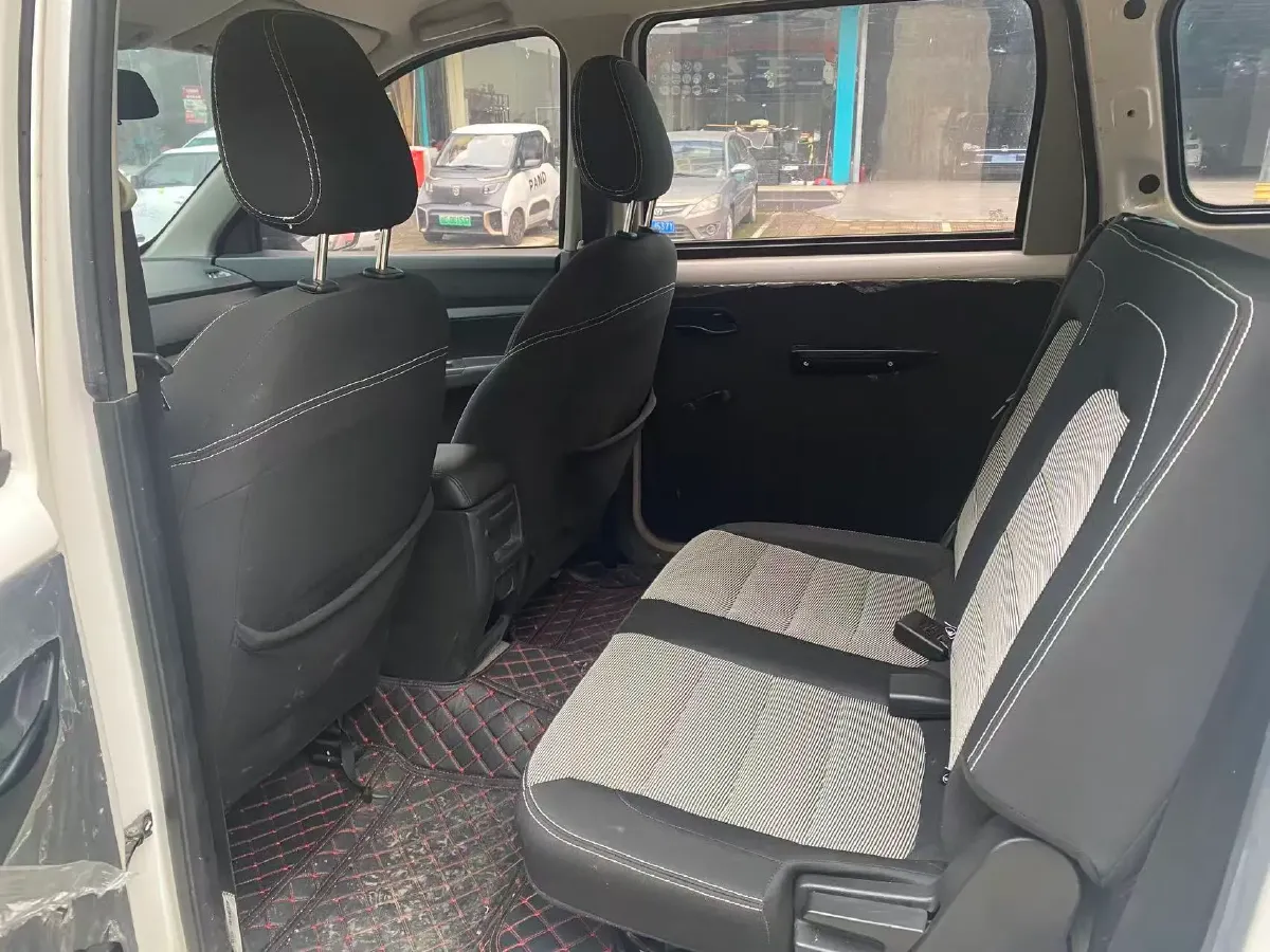 2019 WuLing HongGuang 1.5L 99HP L4 6MT,autocango,china used car exporter,china ev exporter,chinese used car exporter,chinese used ev exporter