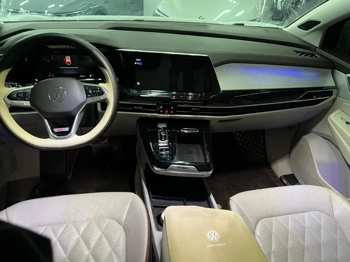 2023 Volkswagen Talagon 2.0T 220HP L4 7DCT,autocango,china used car exporter,china ev exporter,chinese used car exporter,chinese used ev exporter