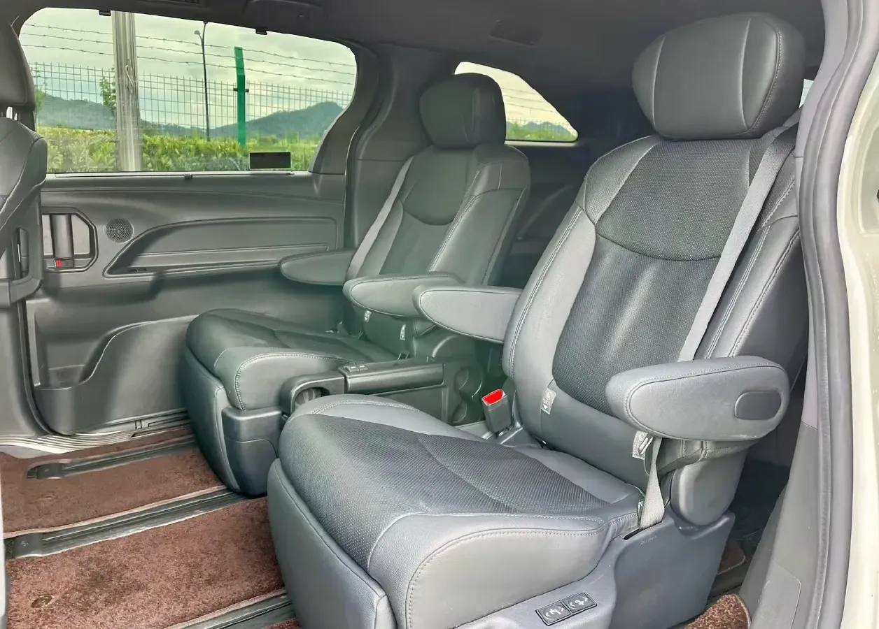 2021 Toyota Sienna 2.5L 192HP L4 E-CVT Hybrid,autocango,china used car exporter,china ev exporter,chinese used car exporter,chinese used ev exporter
