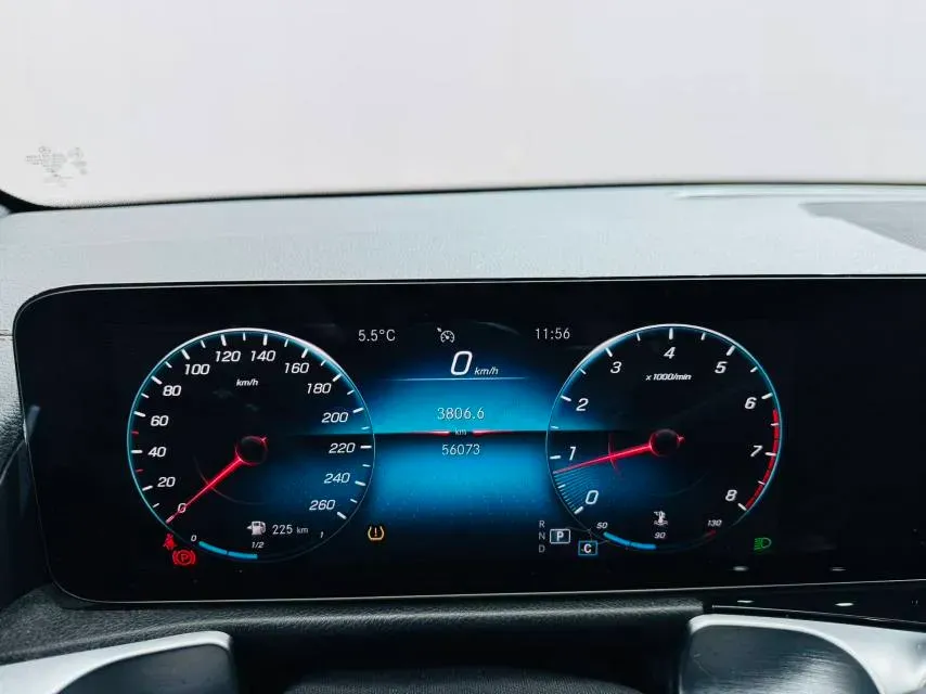 2021 Mercedes-Benz GLB Class 1.3T 136HP L4 7DCT,autocango,china used car exporter,china ev exporter,chinese used car exporter,chinese used ev exporter