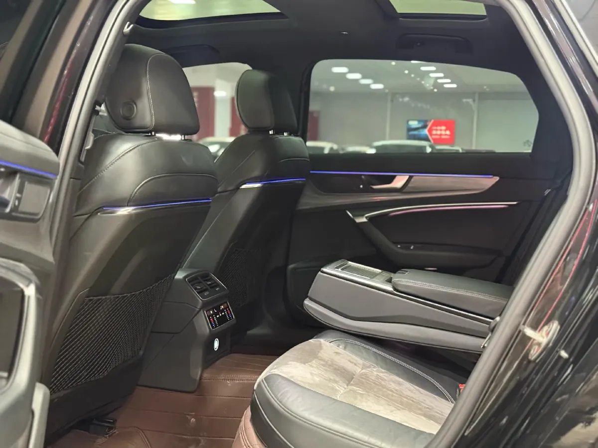 2022 Audi A6L 2.0T 224HP L4 7DCT,autocango,china used car exporter,china ev exporter,chinese used car exporter,chinese used ev exporter