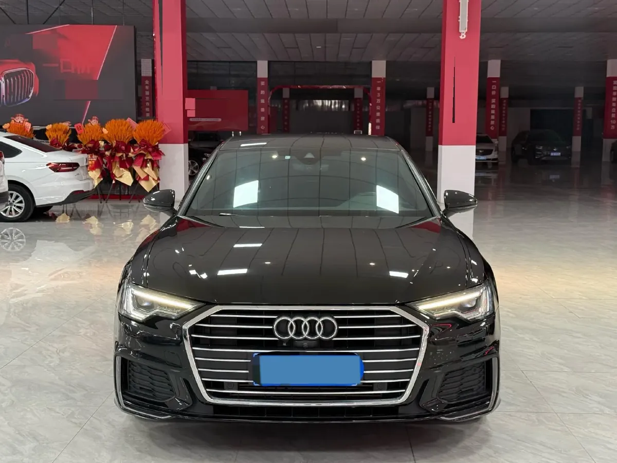 2022 Audi A6L 2.0T 224HP L4 7DCT,autocango,china used car exporter,china ev exporter,chinese used car exporter,chinese used ev exporter