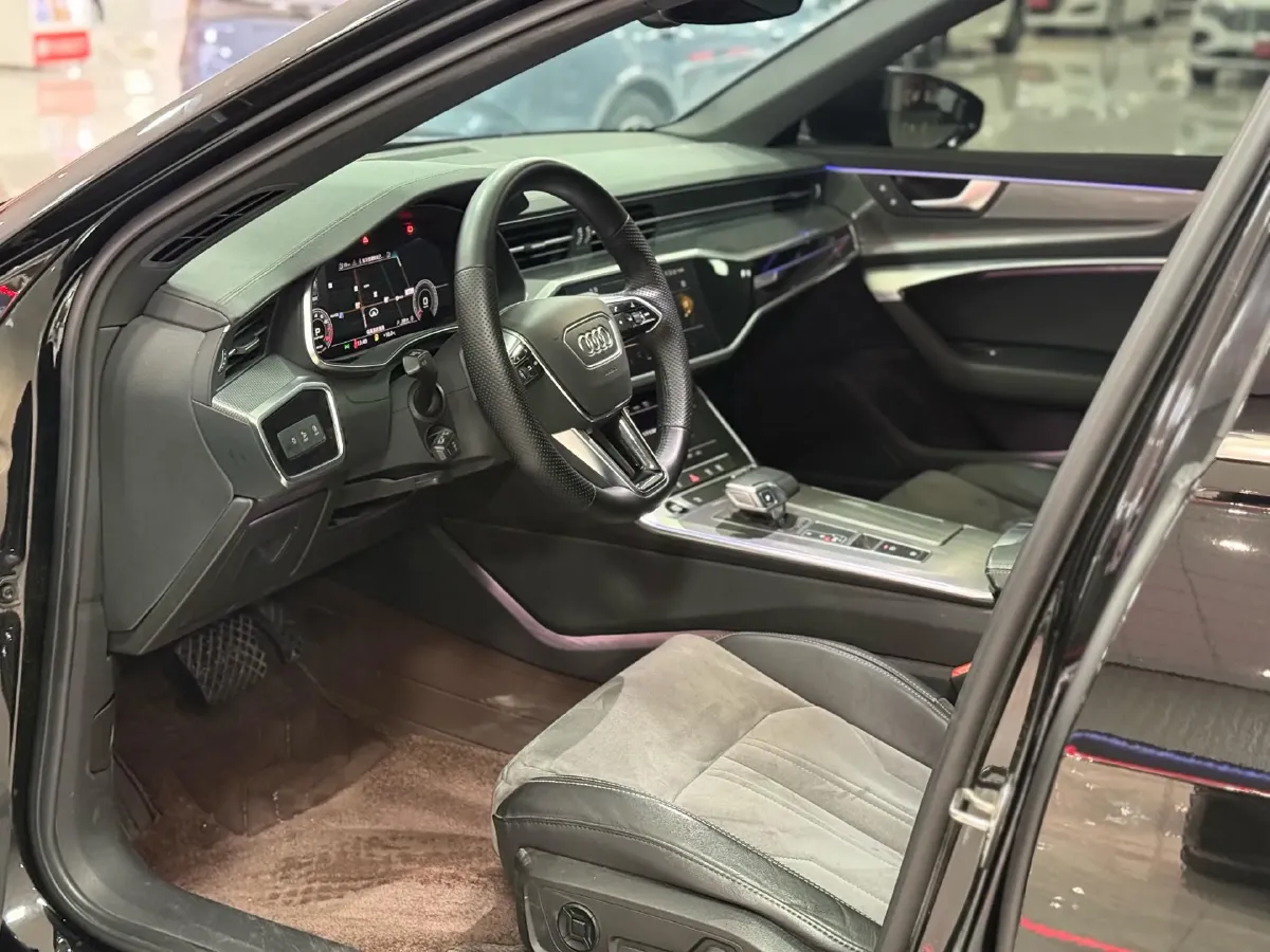 2022 Audi A6L 2.0T 224HP L4 7DCT,autocango,china used car exporter,china ev exporter,chinese used car exporter,chinese used ev exporter